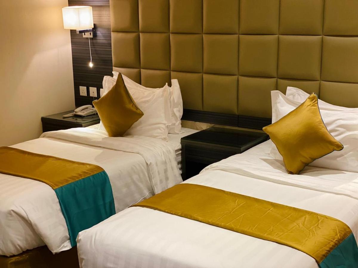 Y Platinum Hotel Медина Экстерьер фото