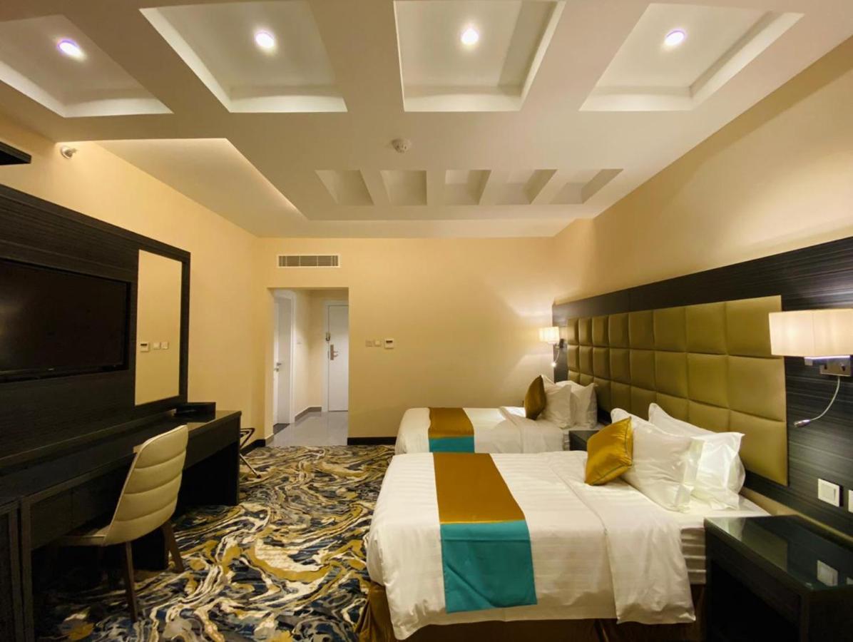 Y Platinum Hotel Медина Экстерьер фото
