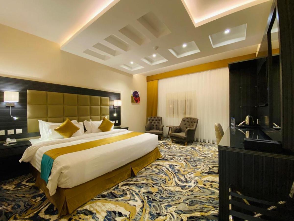 Y Platinum Hotel Медина Экстерьер фото