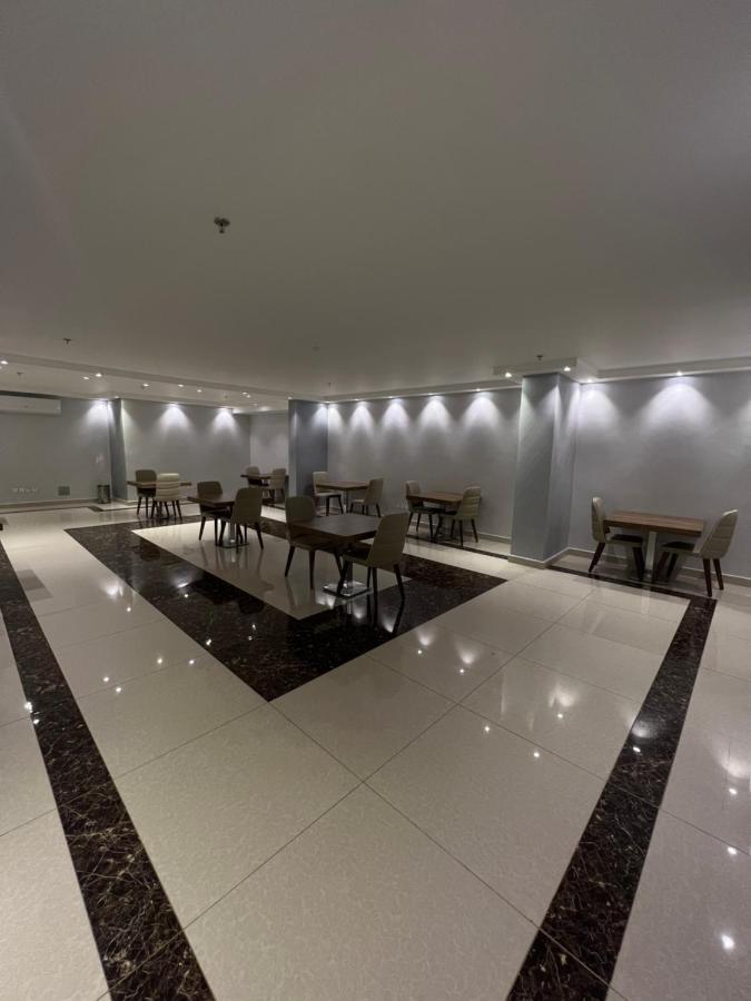 Y Platinum Hotel Медина Экстерьер фото