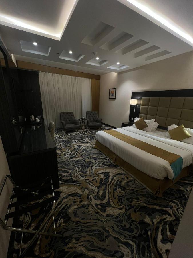 Y Platinum Hotel Медина Экстерьер фото