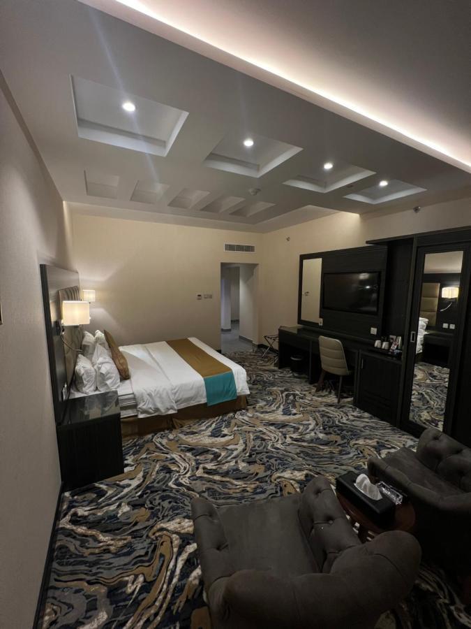 Y Platinum Hotel Медина Экстерьер фото